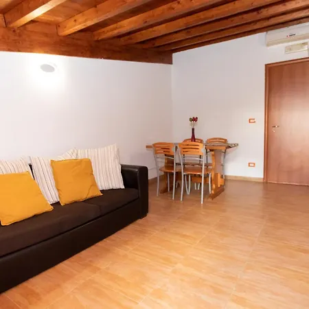Nikla Villa *