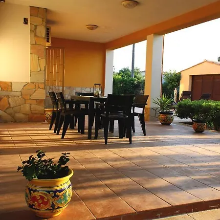 Nikla Villa *